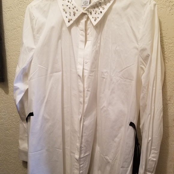 Cute ☺️☺️ Monroe & Main Beaded Blouse - Picture 7 of 8